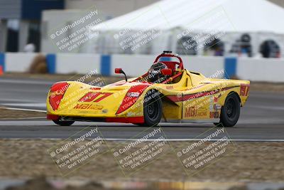 media/Nov-16-2025-CalClub SCCA (Sun) [[2975c16dfc]]/Group 3/Turn 1/